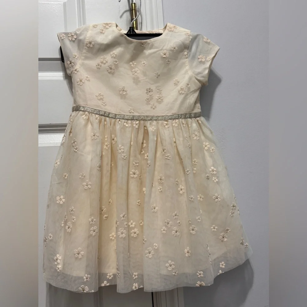 OshKosh size 3 T cream floral dress